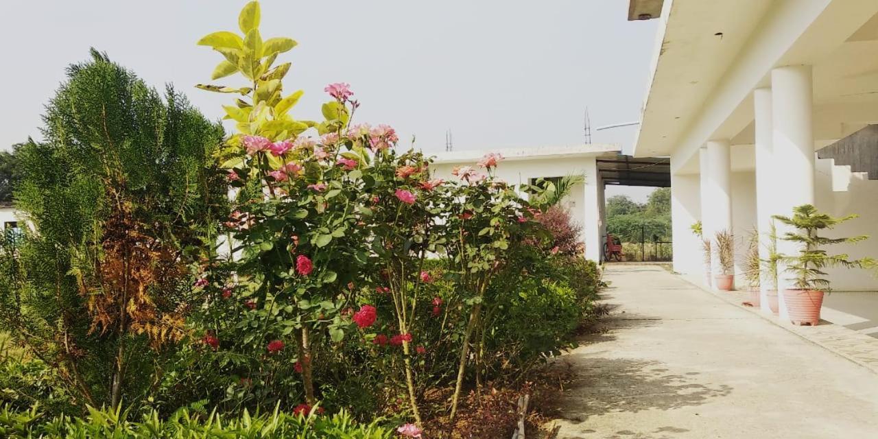 Hotel Radha Rani Mahal Khajurāho Exterior foto